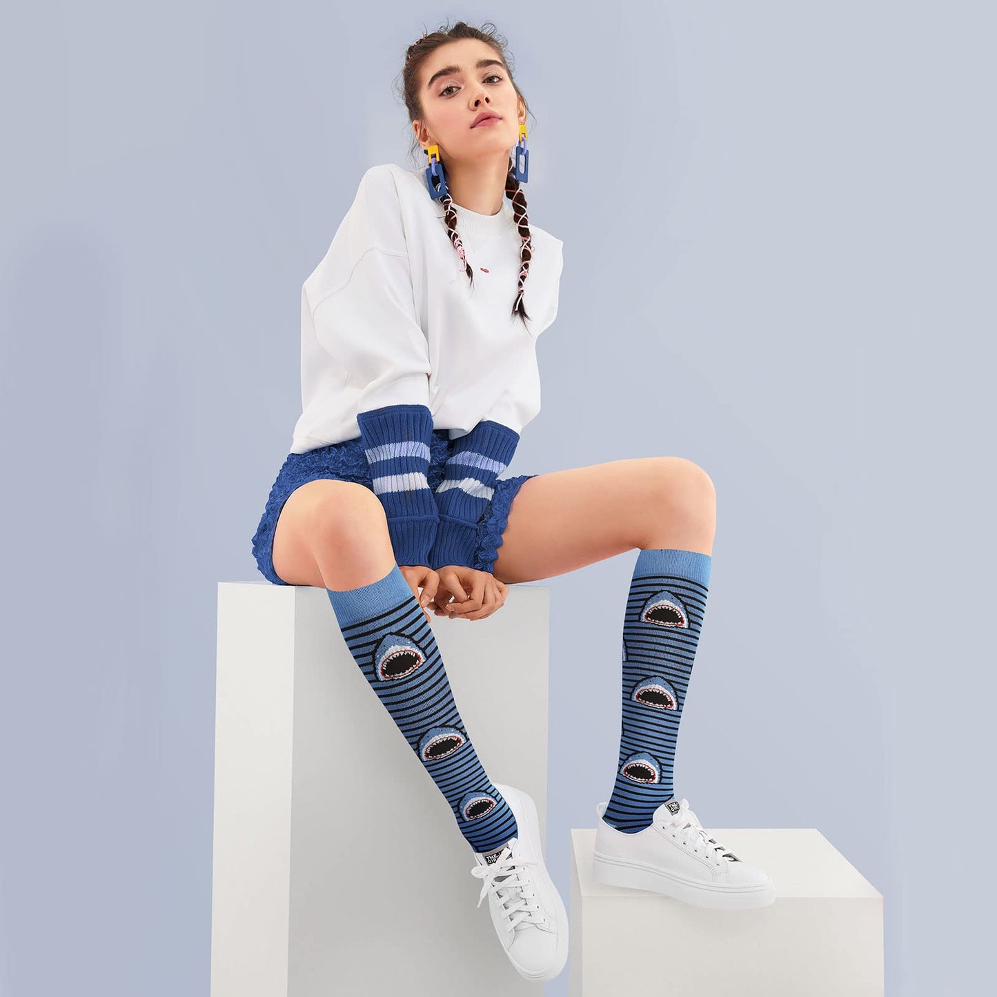 Junely Compression Socks for Women 20-30 mmhg Shark Knee High Stockings for Running Athletic Nurses Pregnant Women Work Support Travel Flight Sports Shark Gifts Blue