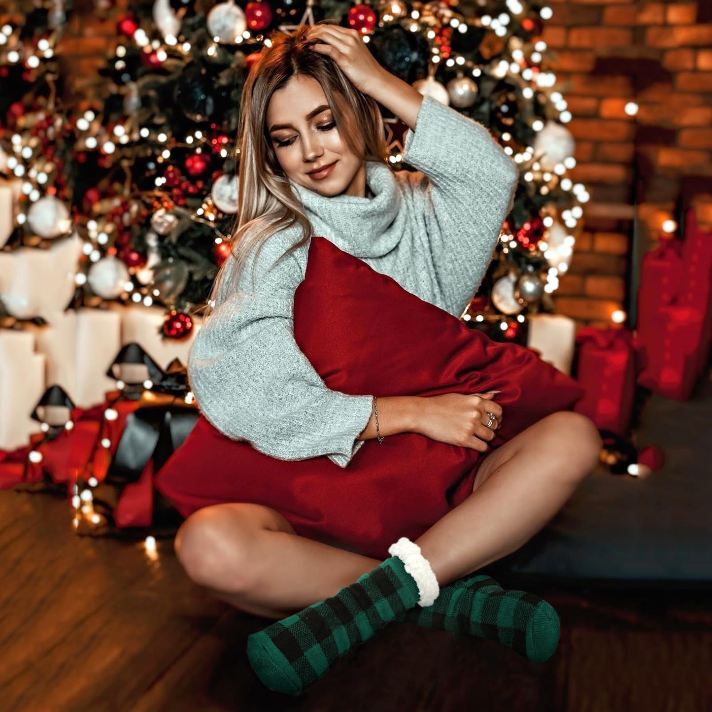 Junely Christmas Slipper Socks with Grippers for Women Non Slip Fuzzy Fluffy Cozy Warm Soft Comfy Thick Fleece Cabin Socks Green Buffalo Plaid